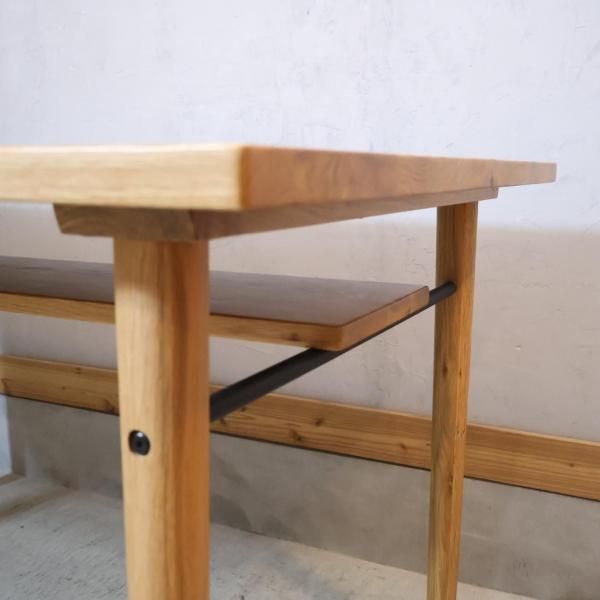 unico(ウニコ)のNEAL(ニール)シリーズのダイニングテーブルです