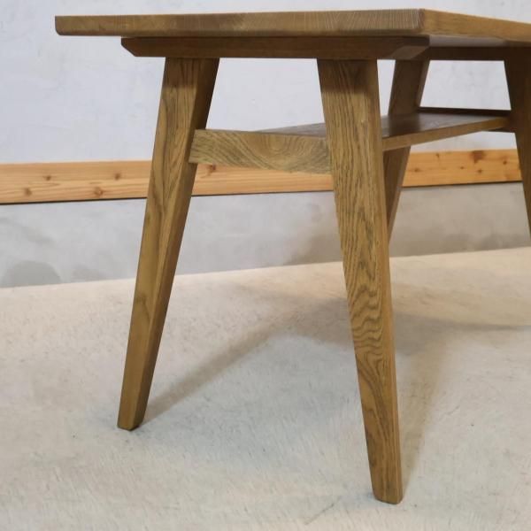 unico(ウニコ)ADDAY(アディ)カフェテーブルです。木の表情を生かした