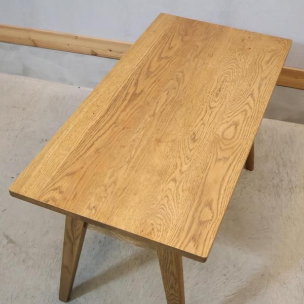 unico(ウニコ)ADDAY(アディ)カフェテーブルです。木の表情を生かした