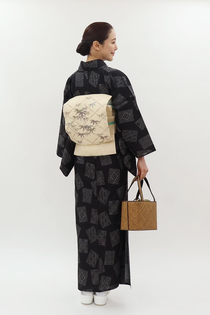 銀座【A-4056】夏大島紬 黒色 色紙文 :身丈158/裄66.5/広め - 銀座