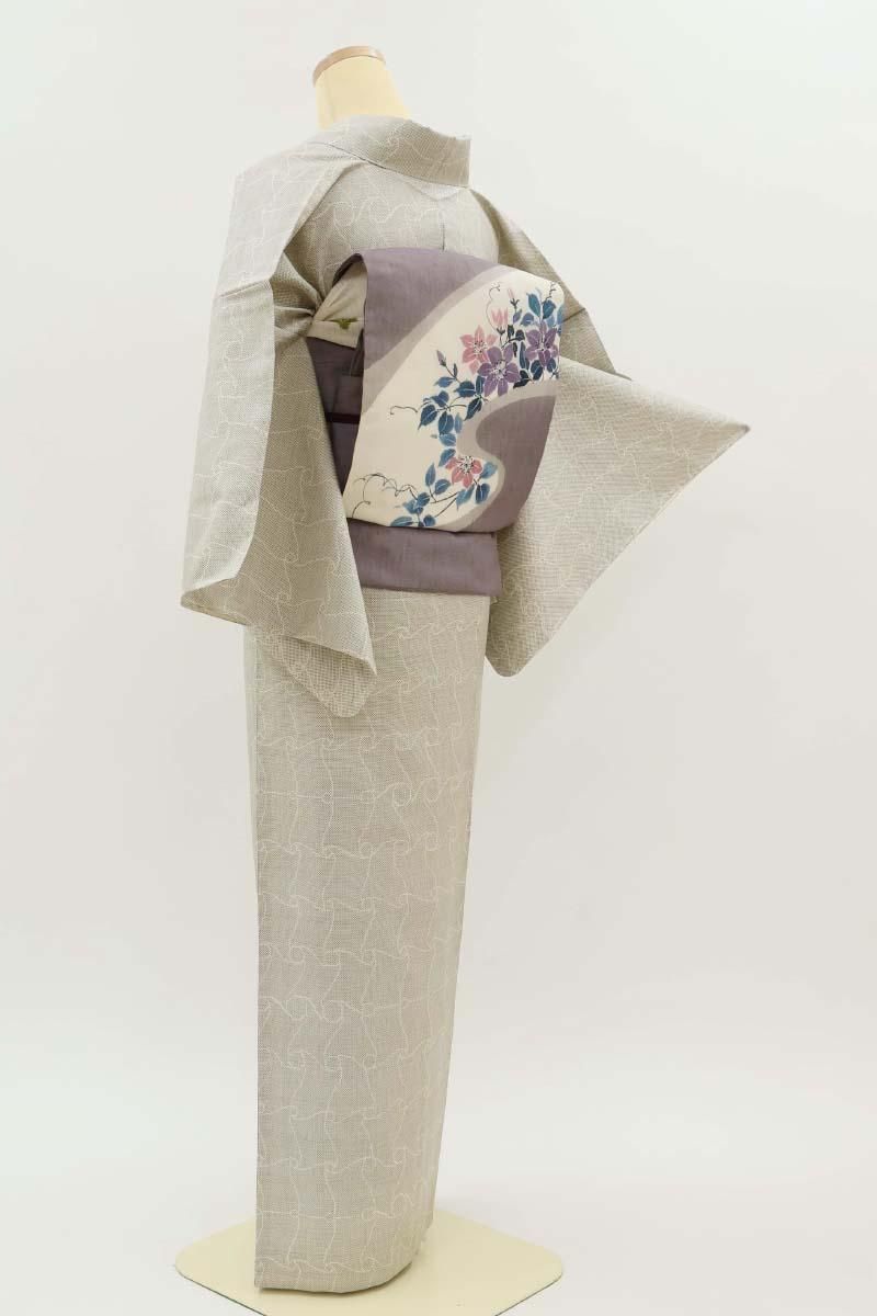 銀座【A-4077】単衣 白大島紬 淡い銀鼠色 瓦文:身丈157/裄64 - 銀座