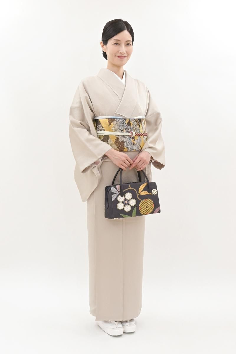 銀座【C-3273】色無地 明るい白茶色 花の地紋(反端付)（N）:身丈160.5