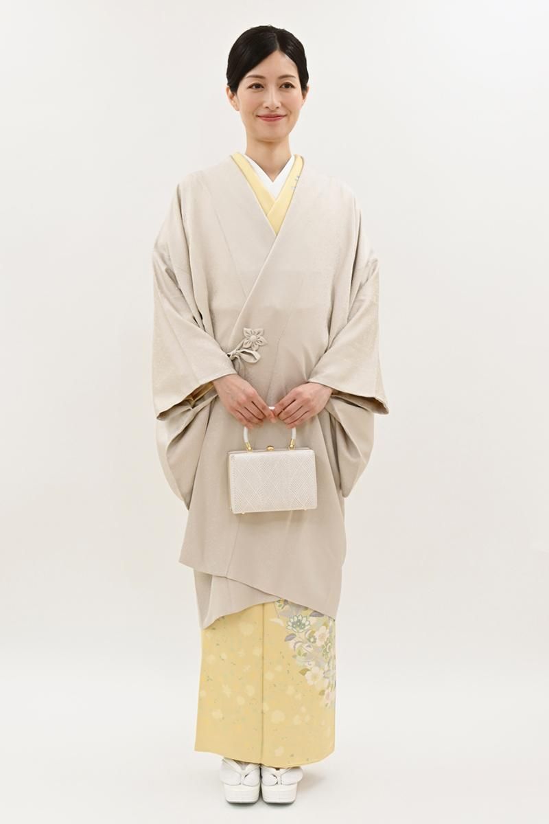 銀座【E-2299】道中着 淡い桜鼠色 花唐草の地紋（反端付）（N） :身丈