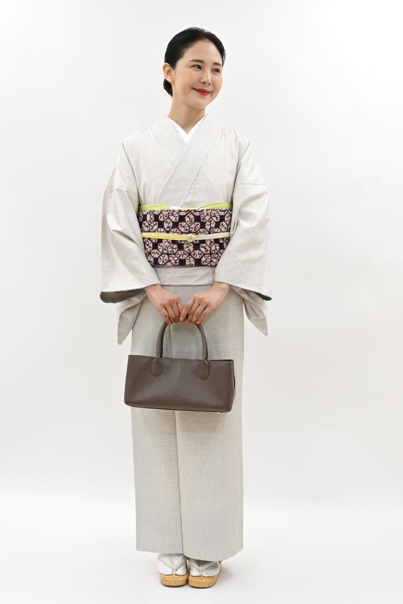 銀座【A-4177】本場奄美白大島紬 乳白色 蚊絣（証紙付）:身丈161/裄67