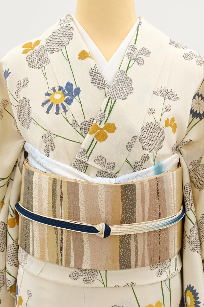 銀座【L-8460】白山工房製 牛首紬地 洒落袋帯 薄香色 横段に切箔散らし