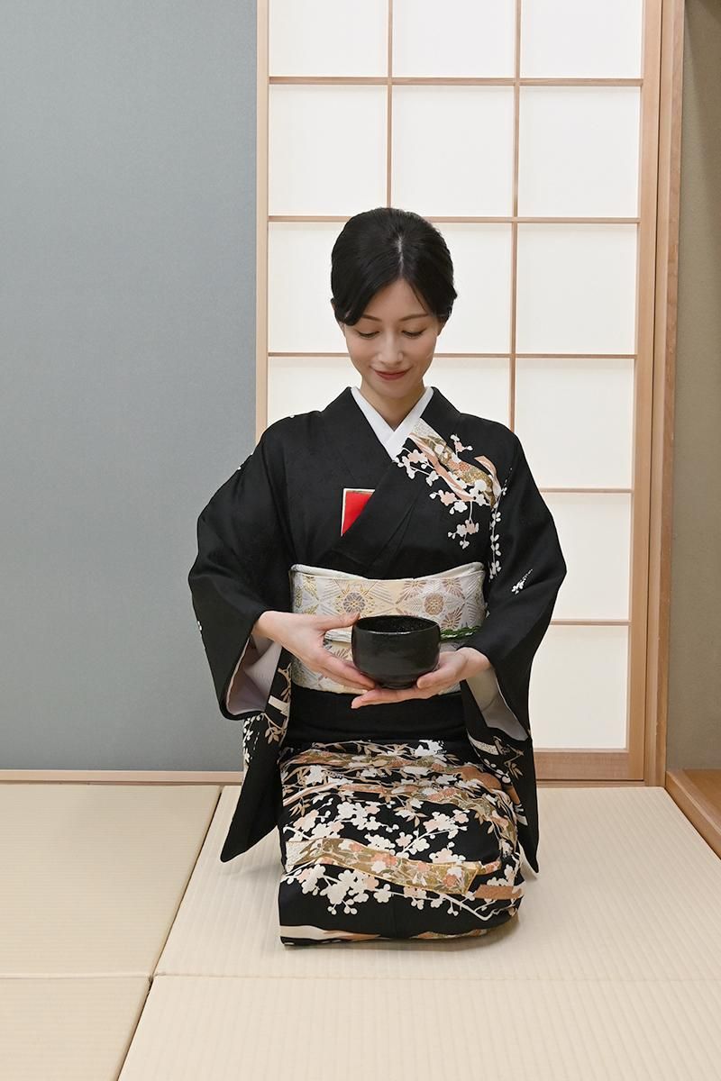 銀座【B-4304】訪問着 黒色 短冊に四季花文 :身丈162.5/裄66.5 - 銀座