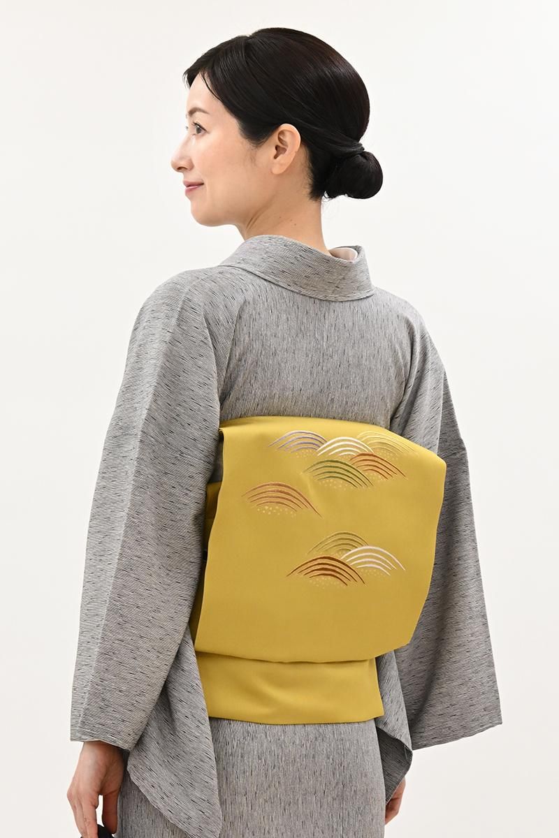 銀座【H-0972】刺繍 名古屋帯 芥子色 波文（高島屋扱い） - 銀座きもの