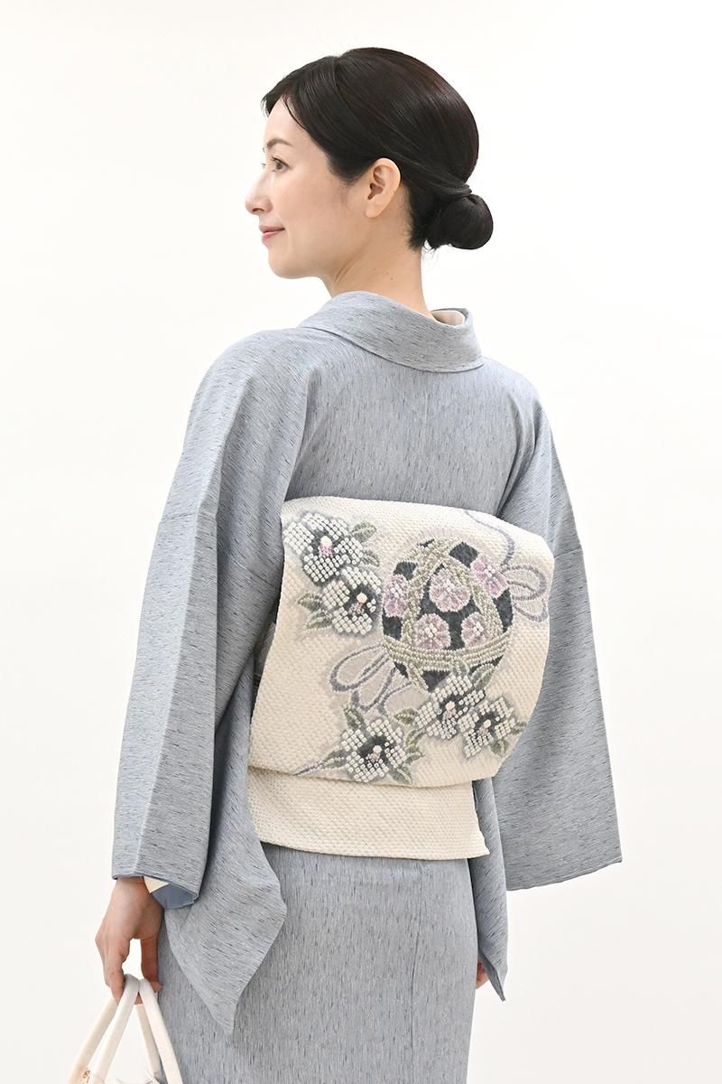 銀座【H-0974】藤娘 きぬたや製 絞り染め 名古屋帯 絹鼠色 手鞠や椿の