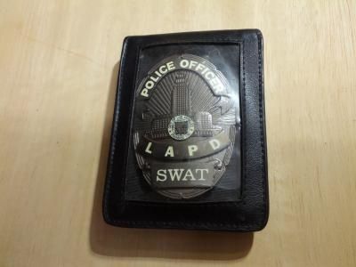 LAPD SWATポリスバッジ | バッジホルダー付 | レプリカ - モデルガン