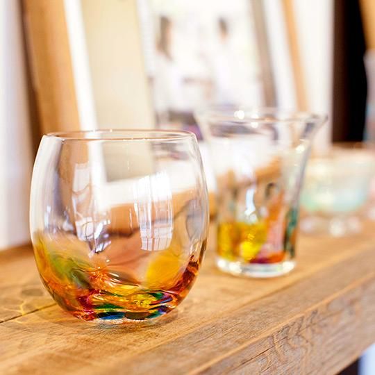 虹色しずく型グラス｜伝統的な宙吹きガラスのグラス・器｜肥前びーどろ