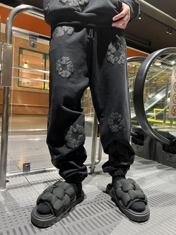DENIM TEARS / MONO COTTON WREATH SWEAT PANTS - GANGSTA MARKET