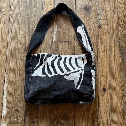 KAPITAL] 14ozブラックデニム BOOK BAG（BONE pt） - TAKE FIVE