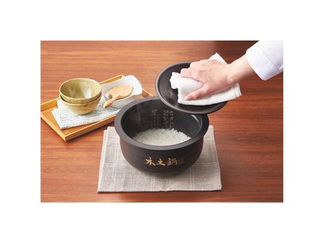 タイガー、炊飯の仕上げと保温が進化した「土鍋ご泡火炊き JPL-G100