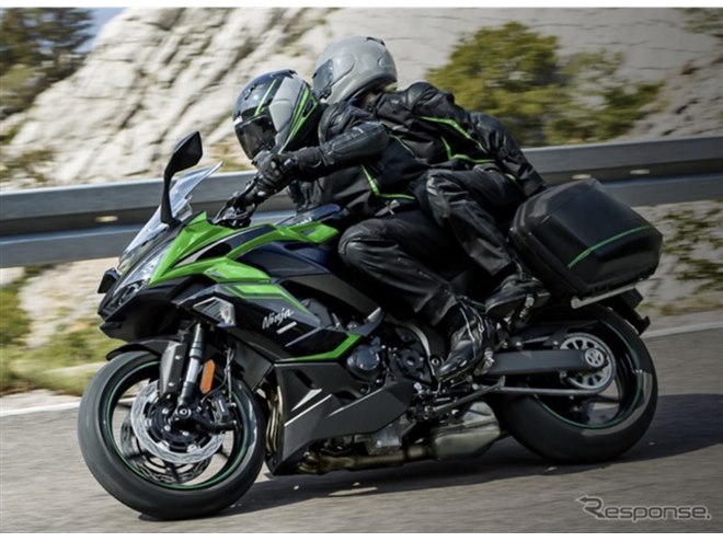 カワサキ『Ninja 1000SX』に純正アクセを追加した「PLAZA EDITION