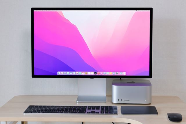 Apple Studio Display 標準ガラス 傾きを調整できるスタンド MK0U3J/A