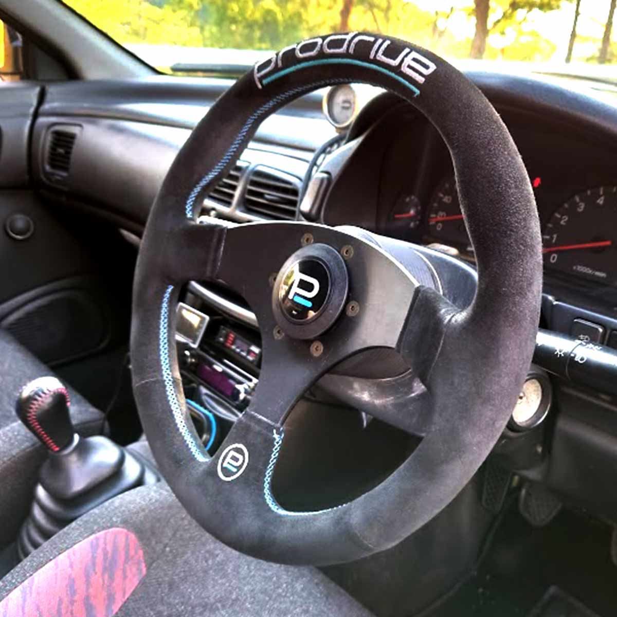 プロドライブ」のステアリングに交換したら、握り心地と操舵感が激変