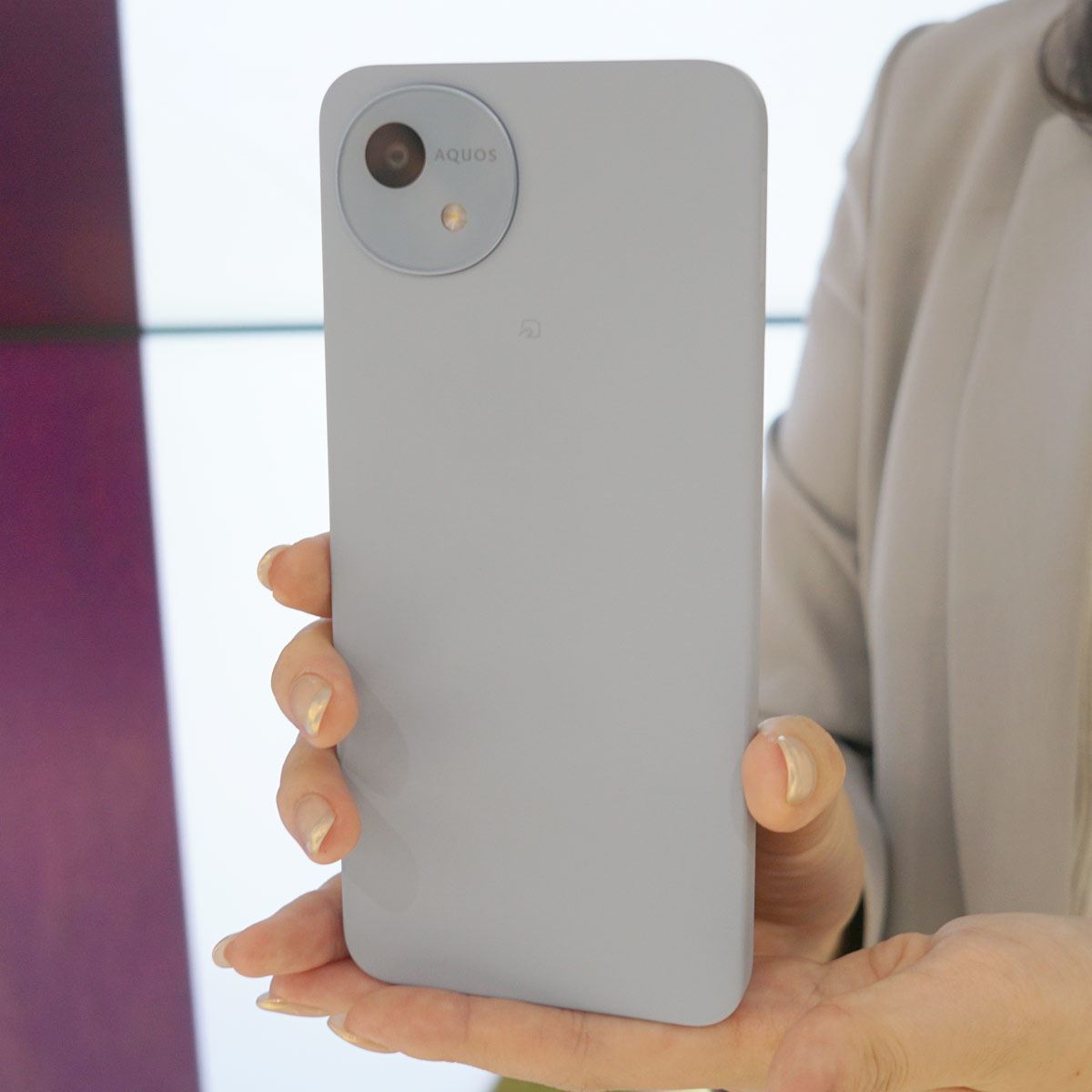 お手ごろ価格のシャープ「AQUOS R9」と「AQUOS wish4」速報レポート