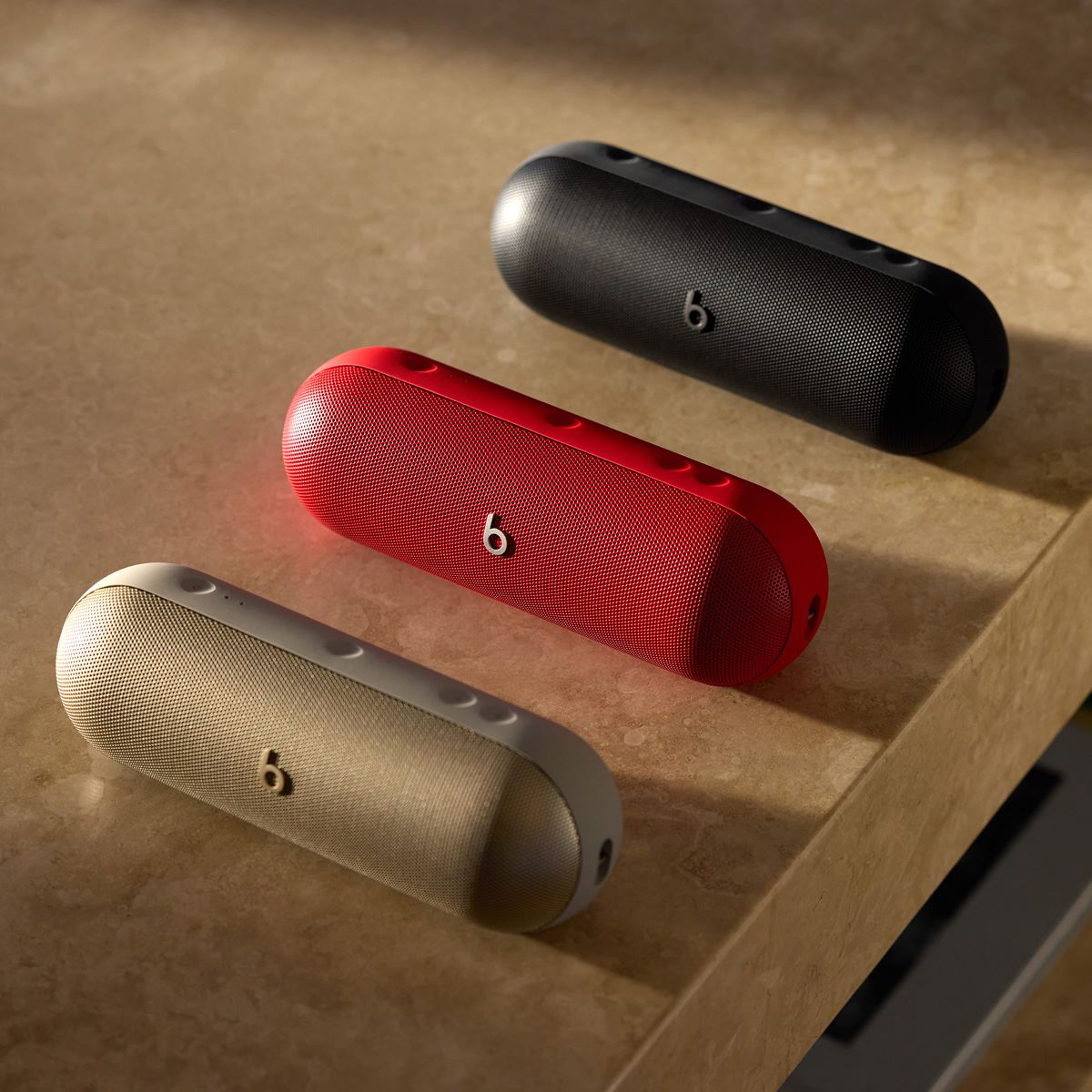 スタイリッシュワイヤレススピーカーの元祖、「Beats Pill」が久々に