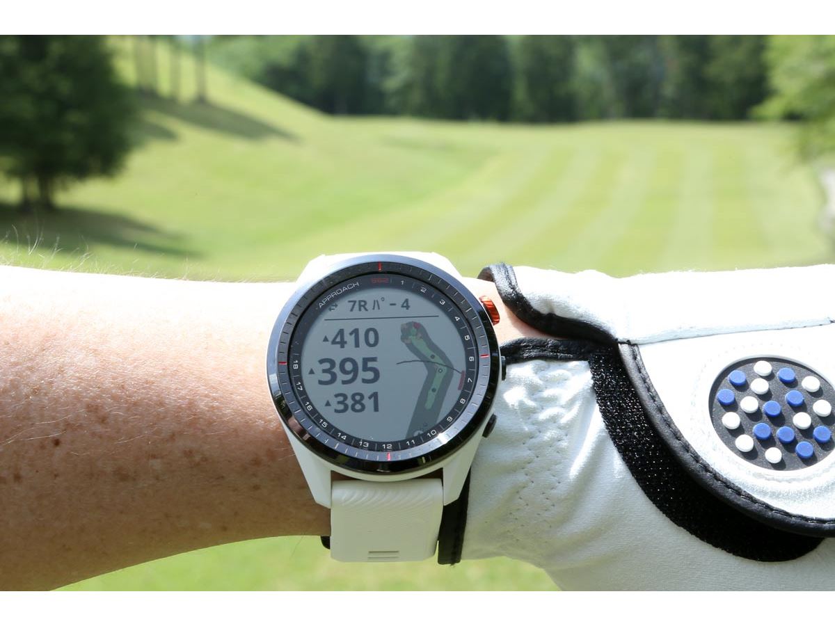 街でもイケるゴルフウォッチ！ ガーミン「Approach S62」の進化がスゴ