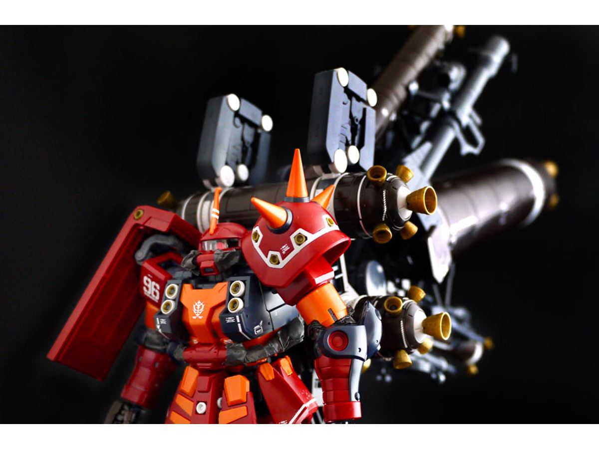 なんだこのザクは!? 超重量級ガンプラ「MGサイコ・ザク」に度肝を