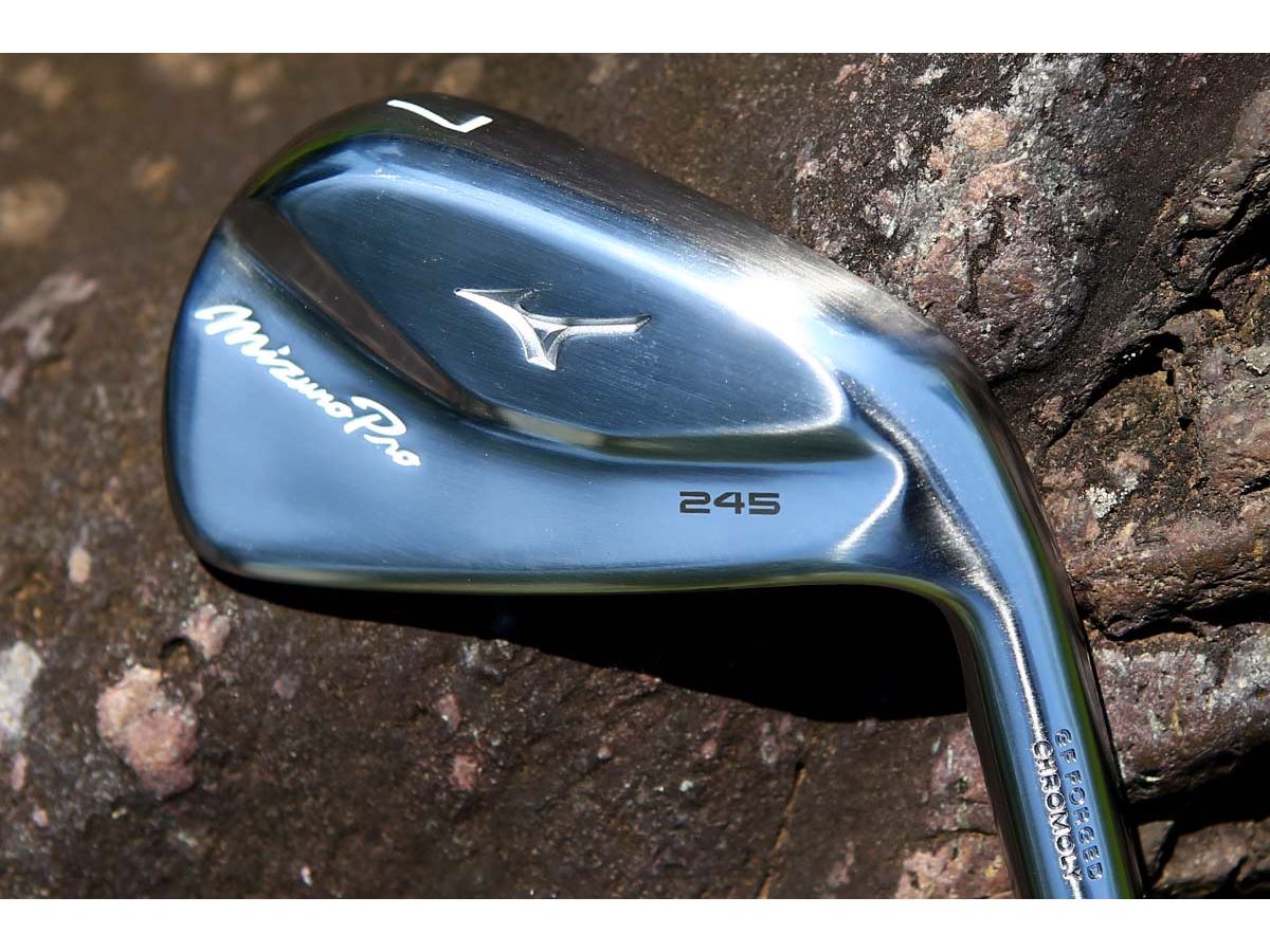 中空”らしからぬルックス＆打感！ 中・上級者も使える「Mizuno Pro 245