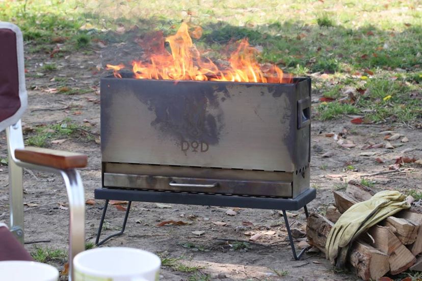 踊るように燃える”二次燃焼のキレイな炎に魅了される焚き火台「めちゃ