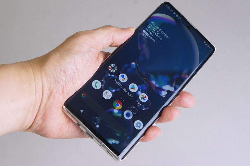 カメラもスゴいが、ディスプレイもスゴい！ シャープ「AQUOS R6