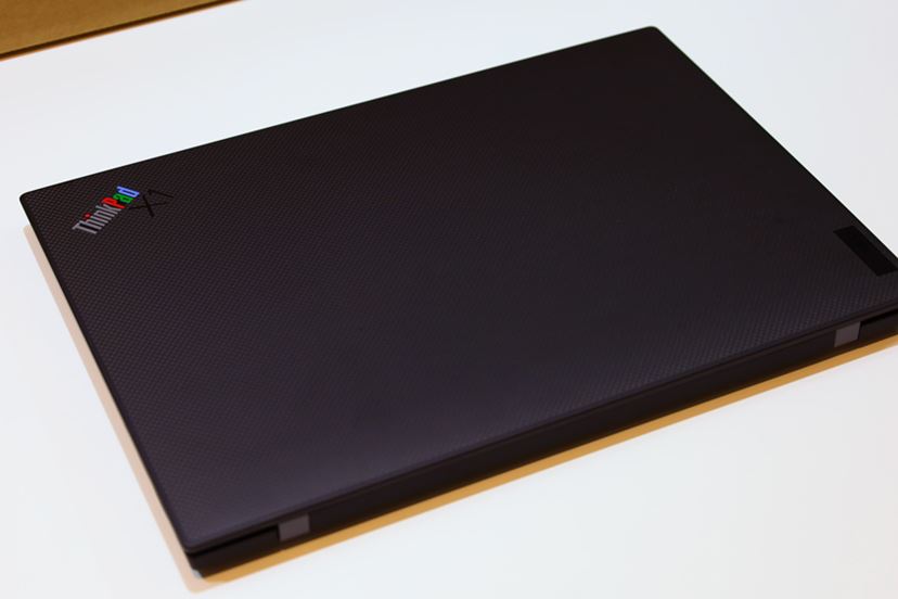 ThinkPad誕生30周年！ 懐かしいRGBロゴの記念モデルを1000台限定で販売