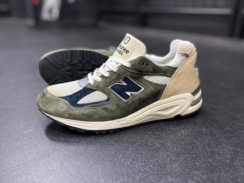 ニューバランスの名機「990 v2」がアウトドアテイストでリファイン