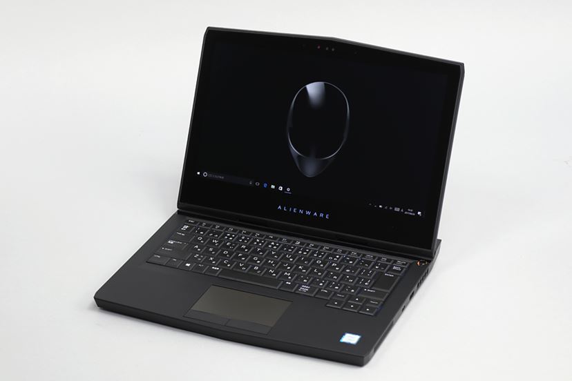 有機EL搭載のコンパクトなゲーミングノートPC「ALIENWARE 13 OLED VR