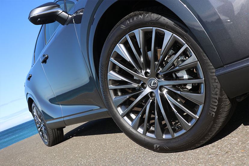 RX」の本命はコレ！ レクサス「RX350h」は性能も便利装備もてんこ盛り