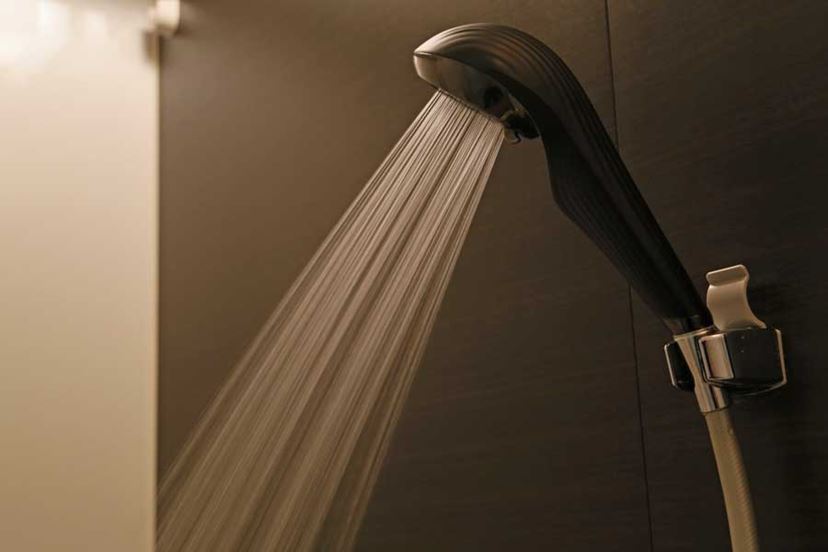 男の汗と脂対策にも！ 話題の高級シャワーヘッド「ReFa FINE BUBBLE U