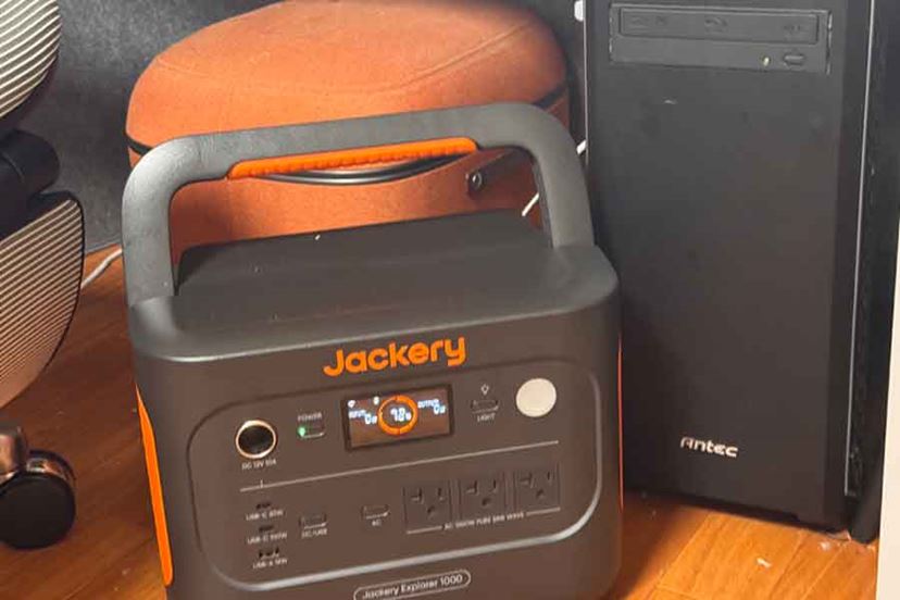 大容量と持ち運びやすさを両立！ Jackery「ポータブル電源 1000 New JE