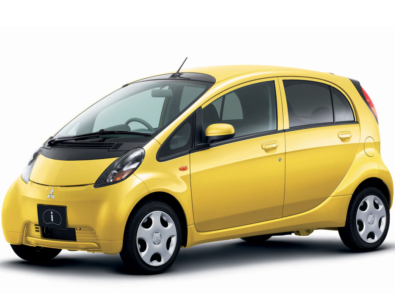 三菱 i (アイ)の価格・新型情報・グレード諸元 価格.com