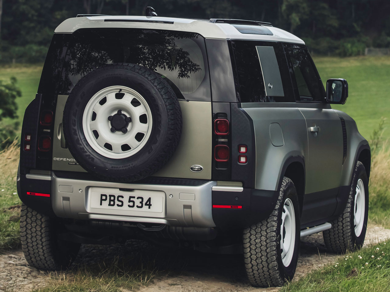 ランドローバー ディフェンダーの価格・新型情報・グレード諸元 価格.com