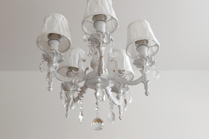 5灯 シェード付き シャンデリア Reine ホワイト｜デザイン照明のCROIX