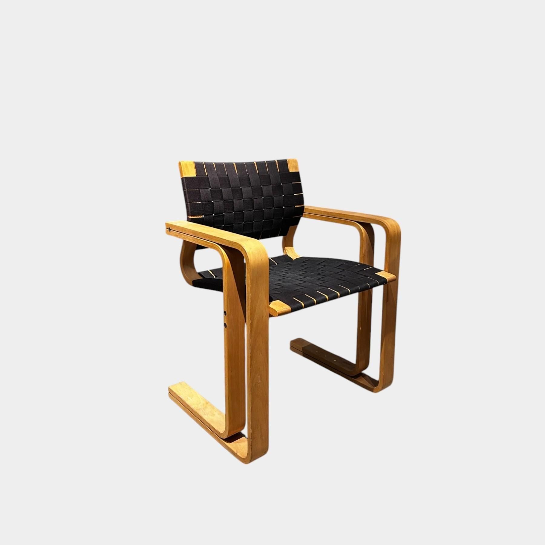 ビンテージ アームチェア｜MAGNUS OLESEN｜karf・Blackboard