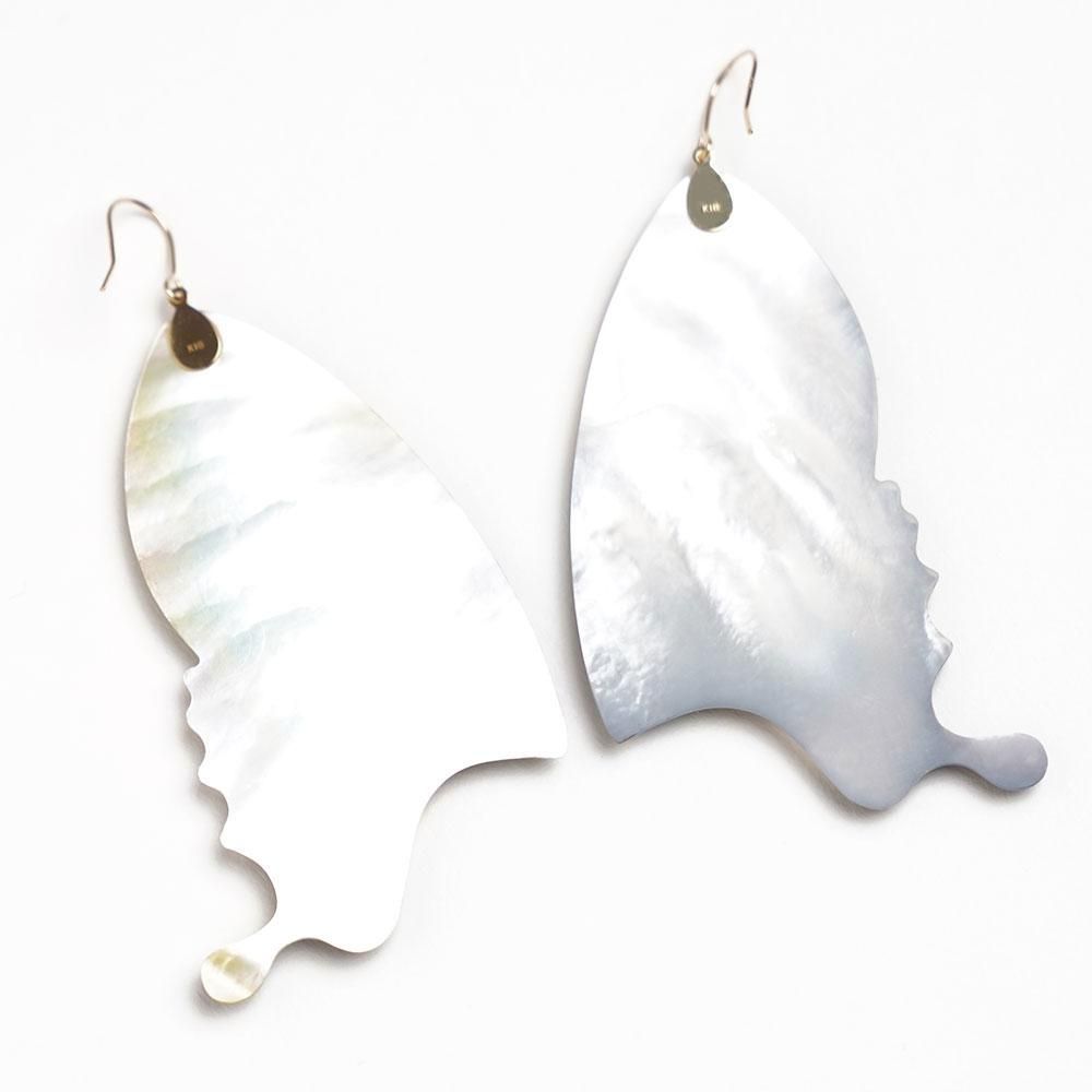 蝶蒔絵 白蝶貝ピアス（型） - うるしアートはりや通販｜針谷蒔絵