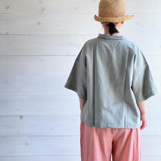 ヂェン先生の日常着-くるみボタンシャツ-ライトグレー