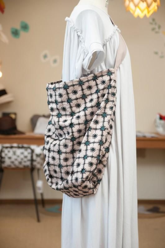 ミナペルホネン anemone ボディバッグ - ミナペルホネン正規取扱店