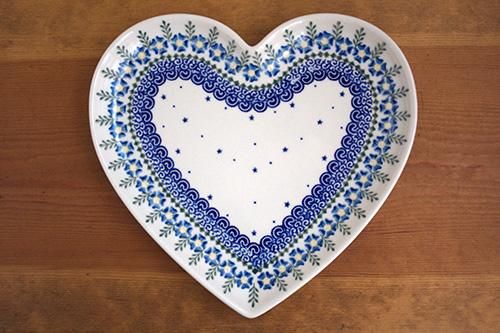 VENA」ハートプレート 大【白縁・水色の花】 - ポーランド陶器・食器