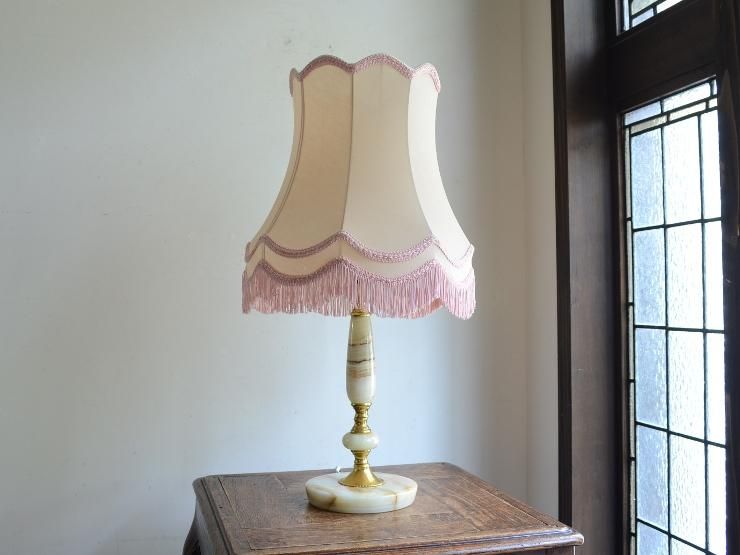 フリンジシェード付 マーブルテーブルランプ（H57cm）｜アンティーク