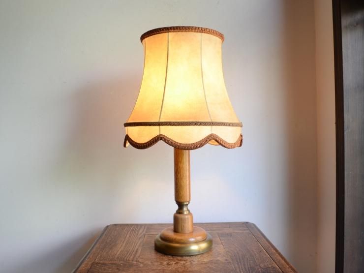 ヴィンテージ シェード付 木製テーブルランプ（H46cm）｜アンティーク