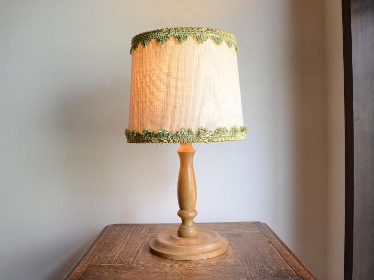 ヴィンテージ シェード付 木製テーブルランプ（H42cm）｜アンティーク