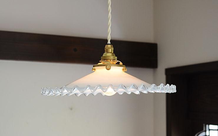ミルクガラス フリル ペンダントランプ｜アンティーク照明・ランプ