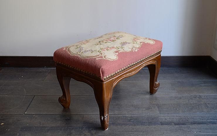 ヴィンテージ 猫足オットマン（フットスツール）｜アンティーク家具