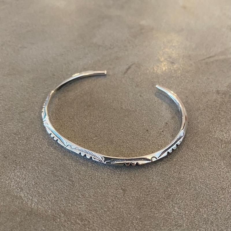 EXTRA THIN TRIANGLE BRACELET -3 POINT- | LARRY SMITH - ラリー