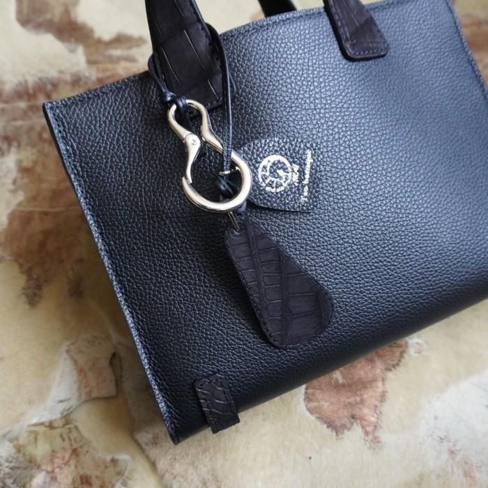 クロコちょい持ちバッグ」 アンルームモデル