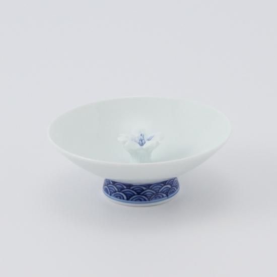 平戸桜花飾青海波文丸杯 - 三川内焼「平戸洸祥団右ヱ門窯」オンライン