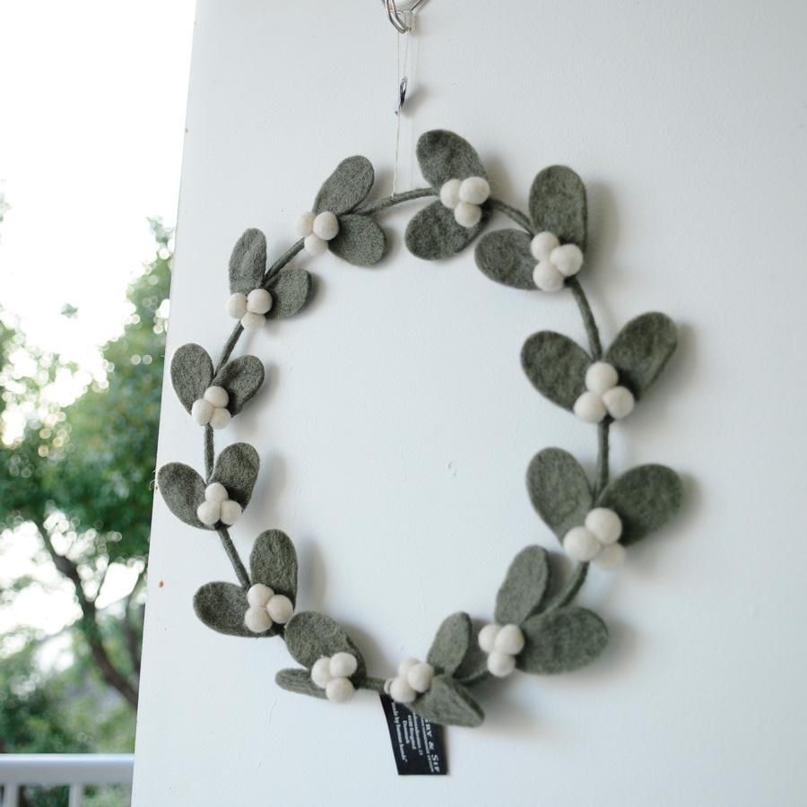 フェルトのクリスマスリースL Mistletoe(ヤドリギ) En Gry & Sif
